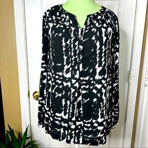 Jones New York Sport Black & White Graphic Design Lightweight Tunic Top Size S